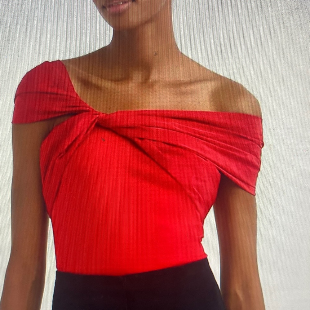 Off-Shoulder Twist Front Red Women's Top